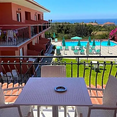 Paradise Szálloda 3*